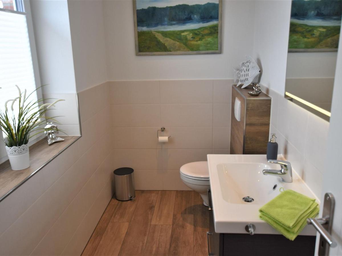 Cozy Holiday Home In Gross Schwansee With Sauna Екстериор снимка