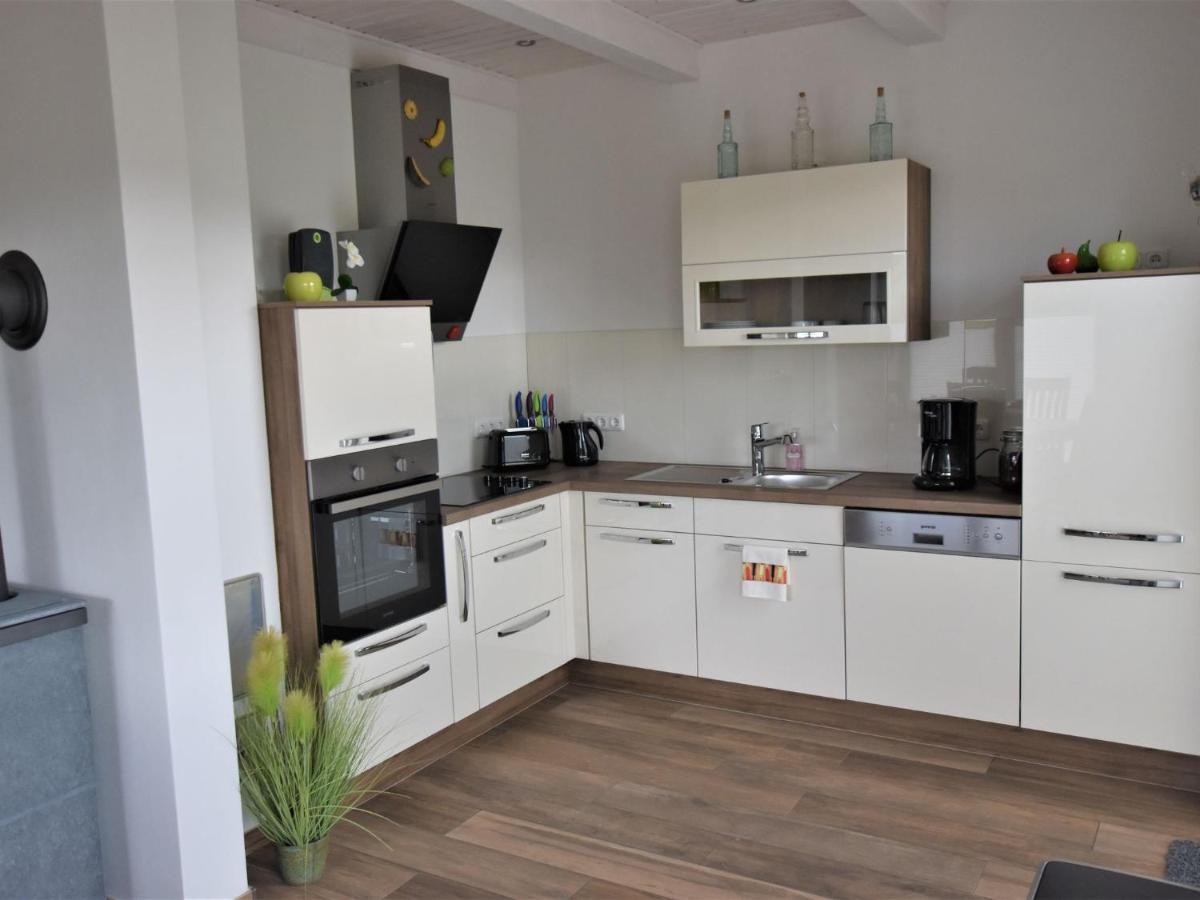 Cozy Holiday Home In Gross Schwansee With Sauna Екстериор снимка