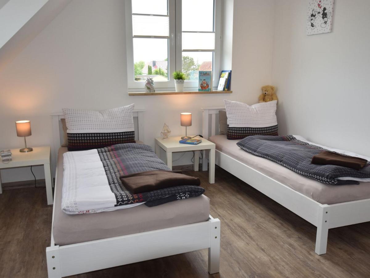 Cozy Holiday Home In Gross Schwansee With Sauna Екстериор снимка